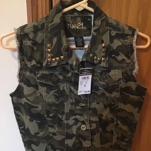 Rue 21 Army Vest